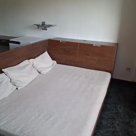 Lozenets Close To Metro Station And Centre Of Town For 3 Persons *