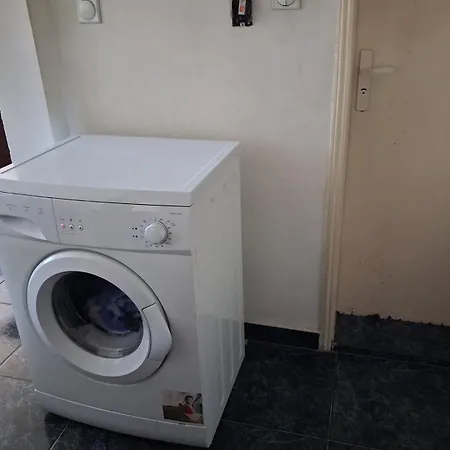 Lozenets Close To Metro Station And Centre Of Town Апартамент София