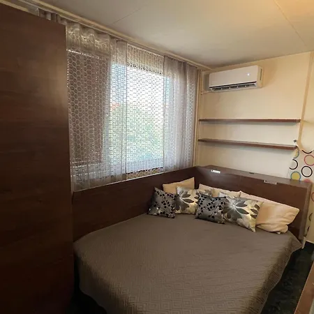 Lozenets Close To Metro Station And Centre Of Town Апартамент София